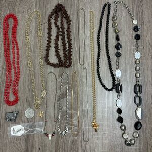 Huge Lot Of Vintage Necklaces 80s Avon Silver Gold Tone